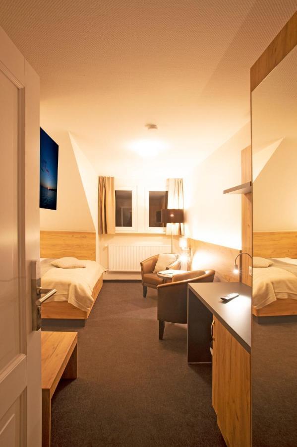 Hotel & Gutsgasthaus Koeberle リンダウ エクステリア 写真