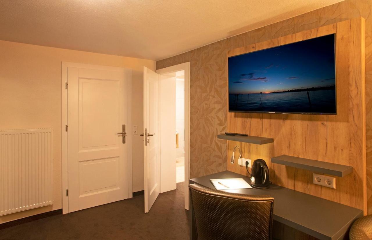 Hotel & Gutsgasthaus Koeberle リンダウ エクステリア 写真